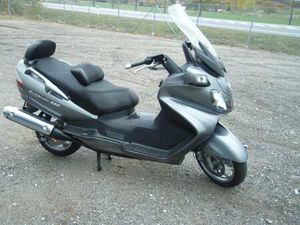 SUZUKI BURGMAN 650 EXECUTIVE , HEZKÉ , 3.MAJITEL