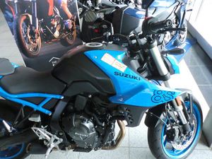 SUZUKI GSX-8S