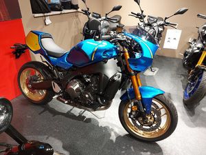 YAMAHA XSR900