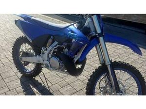 VENDO YAMAHA YZ 250 (2024) NUOVA A CERRO MAGGIORE (CODICE 9316189) - MOTO.IT