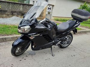 KAWASAKI GTR 1400 →