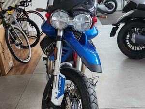 V85 TT PREMIUM GRAPHICS 2-TONE