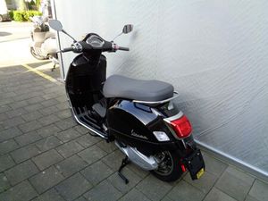 VESPA GTS 300 RST