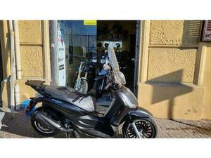 VENDO PIAGGIO BEVERLY 300 I.E. POLICE ABS-ASR (2017 - 20) USATA A NAPOLI (CODICE 9451374) - MOTO.IT