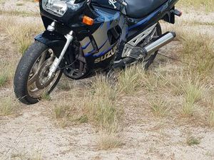 SUZUKI GSX750F