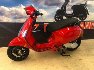 VESPA SPRINT 50 S WIE PRIMAVERA FARBE ROT SOFORT