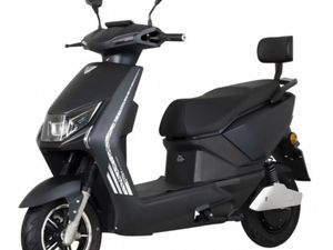 ELEKTROROLLER WHALE, LITHIUM-AKKU, MATTSCHWARZ, 45KM/H