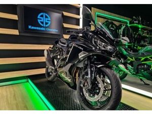 KAWASAKI NINJA ZX-4R 2026 KAWASAKI MOTO CHORZOW BENZYNA 80KM