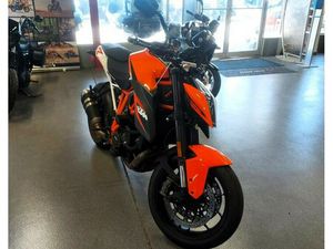 2016 KTM 1290 SUPER DUKE R