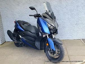 YAMAHA XMAX 400