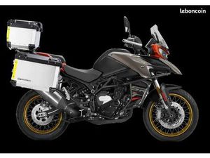 QJ MOTOR SRT 800 SX ET TOURING