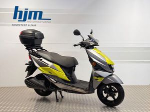 SUZUKI AVENIS 125 URBAN EDITION