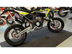 VENDO FANTIC MOTOR MOTARD 125 PERFORMANCE 4T (2020) USATA A VILLORBA (CODICE 9487527) - MOTO.IT