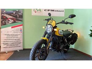 VENDO DUCATI SCRAMBLER 800 CAFÈ RACER (2017 - 21) USATA A BIANDRONNO (CODICE 9494351) - MOTO.IT