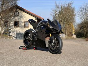 DUCATI PANIGALE V4 R/S RENNMOTORRAD