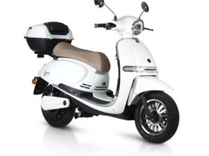 SKUTER ELEKTRYCZNY ROMA 75KM/H 4000W RETRO