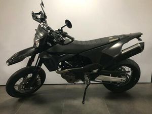 HUSQVARNA 701 SUPERMOTO "BLACK SHARK"