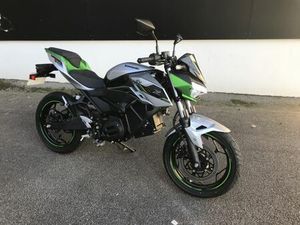 KAWASAKI Z E-1 2024 125 CM3 | MOTO ROADSTER | 200 KM | GRIS | 29000 QUIMPER