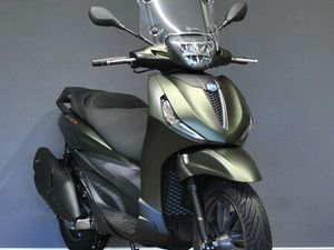 PIAGGIO BEVERLY 400 HPE SPORT, SCOOTER, MOTO NEUVE, CHF 6'695.-