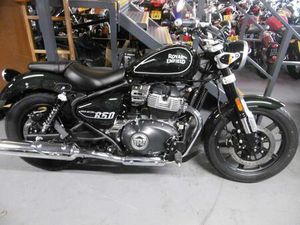 2023 ROYAL ENFEILD SUPER METEOR 650. DARK METALIC GREEN/FREE PACK A VENDRE