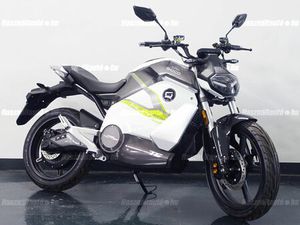 HUNTER. KÉSZLETEN. INGYENES SZÁLLÍTÁS. SUPER SOCO PEST