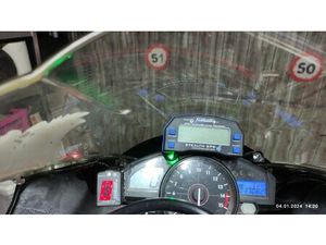 YAMAHA R1 RENNMOTORRAD, RENNSTRECKE, RACEBIKE