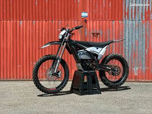 DESTOCKAGE - MOTO ELECTRIC MOTION ESCAPE XR - VÉHICULE DE DIRECTION