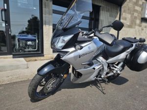 SUZUKI 2004 À VENDRE À SAINT-GERVAIS