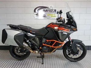 KTM 1290 SUPER ADVENTURE S ZWART