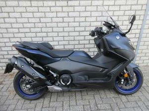 YAMAHA TMAX 560 BLAUW