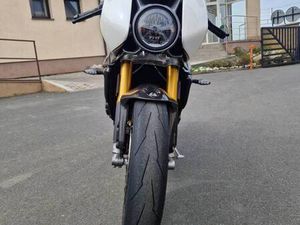 TRIUMPH SPEED TRIPLE