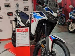 VENDO HONDA AFRICA TWIN CRF 1100L ES DCT (2024 - 25) NUOVA A AREZZO (CODICE 9360719) - MOTO.IT
