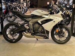 TRIUMPH MOTORCYCLES DAYTONA 660 • 2024