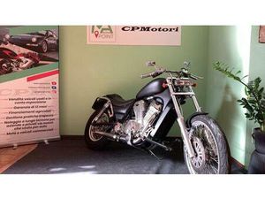 VENDO SUZUKI VS 600 GL INTRUDER (1995 - 96) USATA A BIANDRONNO (CODICE 9542266) - MOTO.IT