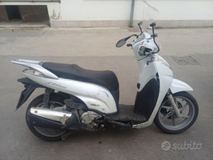 HONDA SH 300 INCIDENTATO