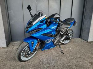 SUZUKI GSX 8 R INKL. UMBAU ( HECK, BLINKER )