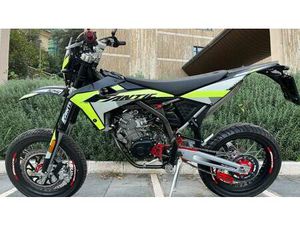 VENDO FANTIC MOTOR MOTARD 125 M PERFORMANCE 4T (2019) USATA A AVELLINO (CODICE 9556471) - MOTO.IT