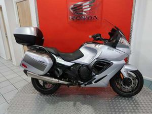 USED TRIUMPH TROPHY SE FOR SALE IN SURREY