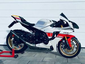 YAMAHA YZF R1 RN65 WGP 60TH GARANTIE GILLES BREMBO