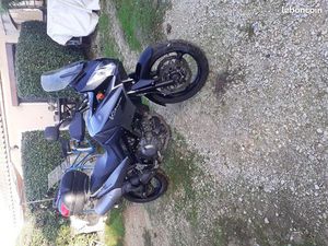 VENDE UNE MOTO