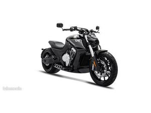 MOTO BENDA LFC 700 - LE CRUISER HORS NORME