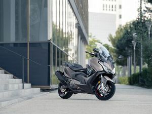 KYMCO AK 550 2025 550 CM3 | SCOOTER | 1 KM | GRIS | 74100 VETRAZ MONTHOUX
