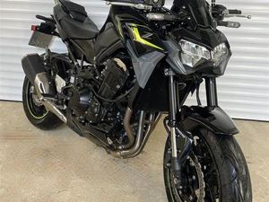 KAWASAKI Z900 JUNGE GEBRAUCHTE TOP ZUSTAND