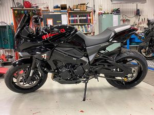 SUZUKI GSX-S1000 KATANA HELSYSTEM • 2020