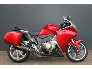 HONDA VFR 1200 F KOFFER/AKRAPOVIC/LENKERERHÖHUNG