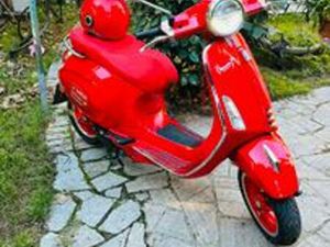 VESPA ELETTRICA 70 RED PRODUCT UNICA IN ITALIA