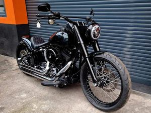 HARLEY-DAVIDSON SOFTAIL SLIM UMBAU 240ER HECK