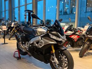 APRILIA TUONO V4 1100 - DÉSTOCKAGE/TOUT ÉQUIPÉE/GARANTIE 4 ANS -