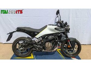 VENDO HUSQVARNA VITPILEN 125 (2024 - 25) USATA A ZEVIO (CODICE 9507220) - MOTO.IT