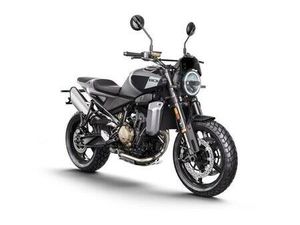 VENDO HUSQVARNA SVARTPILEN 801 (2024 - 25) NUOVA A CASNIGO (CODICE 9480322) - MOTO.IT